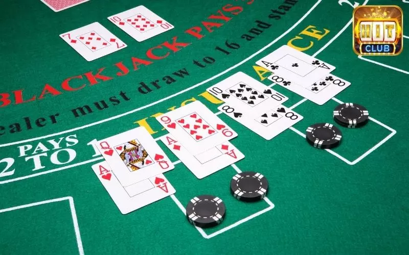 Phân tích ván cược dựa trên các lá bài đã đánh